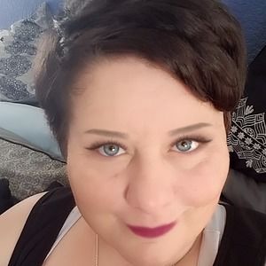 Meet your Posher, Candie